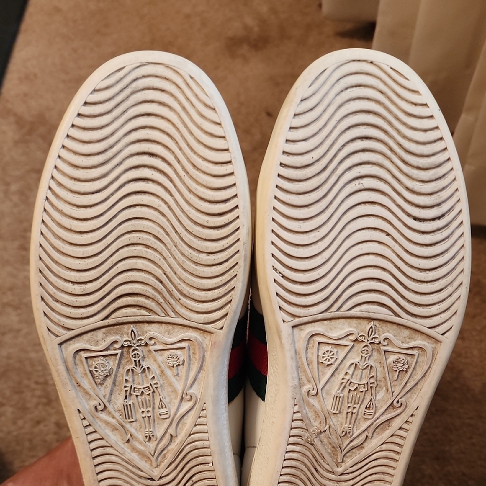 Gucci Ace Bee Sneakers - Picture 8 of 16